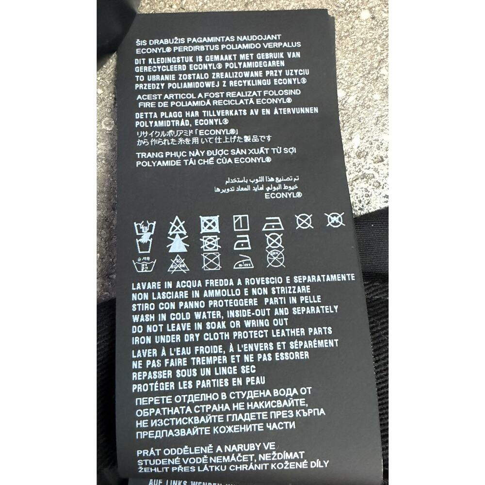 Prada Re-Nylon Black Pants - Picture 15 of 16